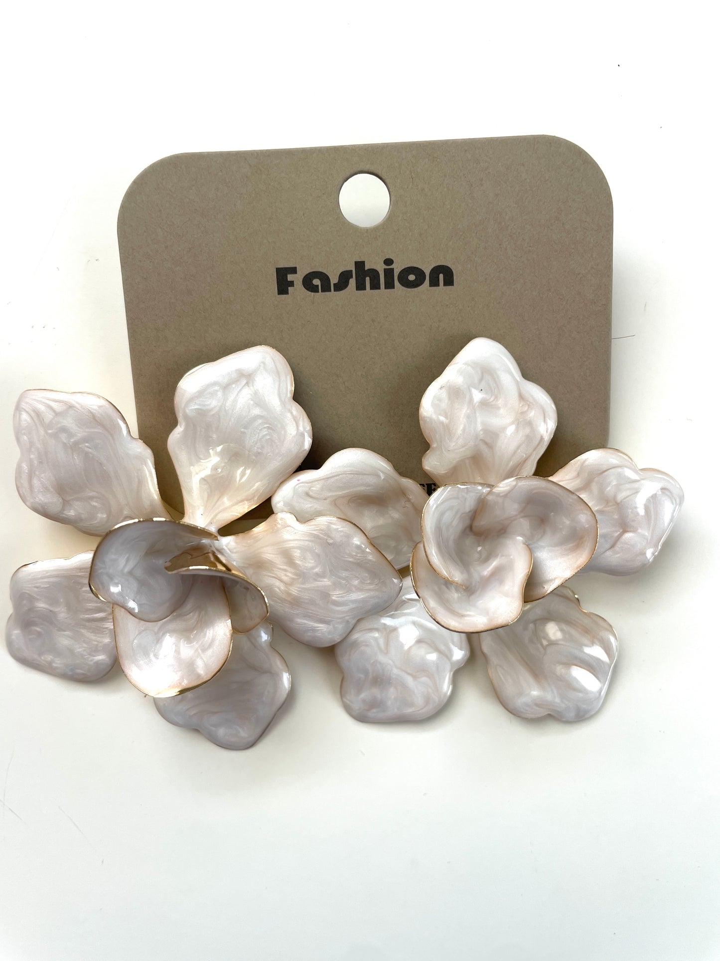 Boucles d’Oreilles Élégantes Dorées – Collection Premium Maalyka